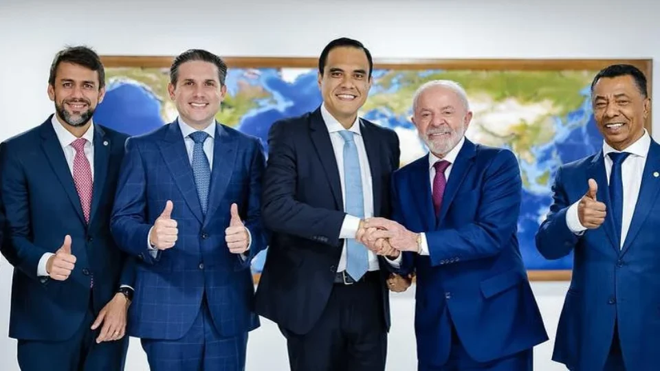 Lula empossa novo ministro do Turismo em aceno ao centrão com presença de Motta