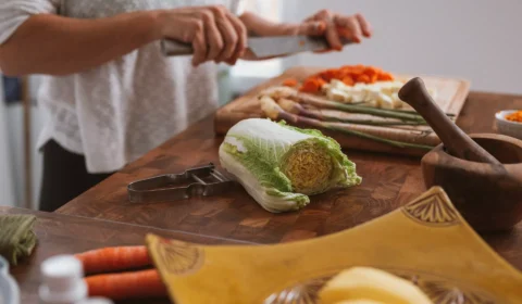 Cozinhar a própria comida ganha papel no cuidado da saúde mental
