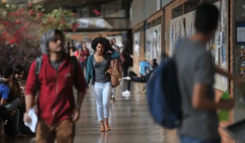 Orçamento 2026 traz corte de quase R$ 500 milhões para universidades
