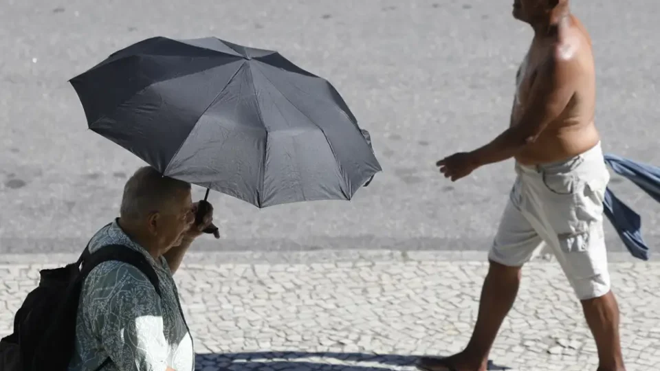 Calor deixa quase 1.300 cidades em alerta vermelho e deve continuar nos próximos dias
