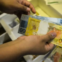 IPCA-15 surpreende ao ficar abaixo das projeções com queda de alimentos em julho