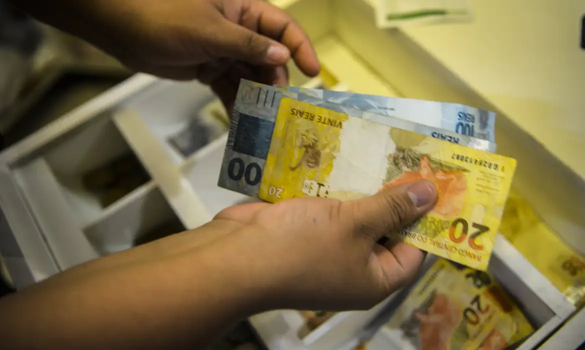 Governo reformula consignado do INSS e do setor público para conter endividamento