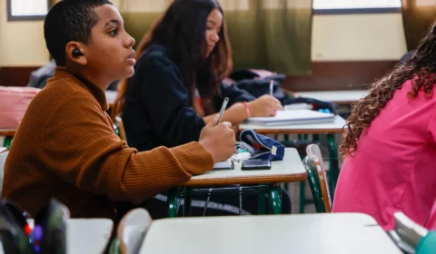 Aprovação automática: a alquimia que infla o IDEB