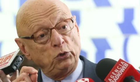 Relator de PL da dosimetria flerta com anistia em meio a cenário eleitoral incerto em SC