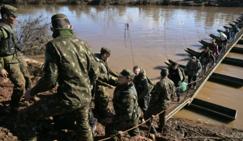 Câmara facilita participação do Exército em obras públicas e fortalece protagonismo político de militares