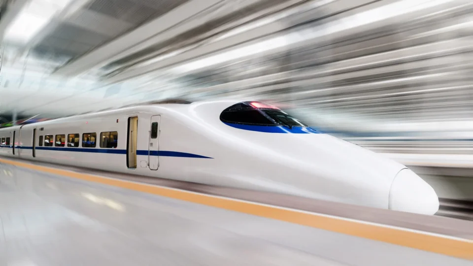 Trem-bala, ferrovias e desenvolvimento: como a China transformou transporte em estratégia econômica global