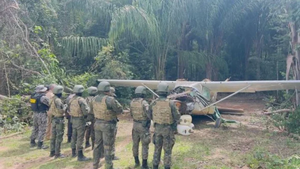 Avião da Venezuela pousa em terra Yanomami após ser interceptado por caça da FAB