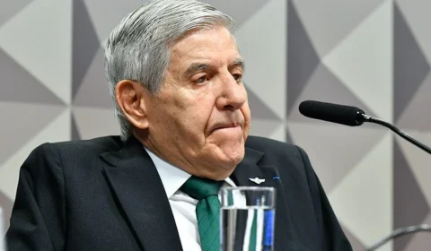 PF pede mais tempo para concluir perícia de Augusto Heleno sobre doença de Alzheimer