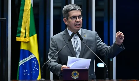 Senado aprova PL que reduz incentivos fiscais e amplia tributação para bets e fintechs