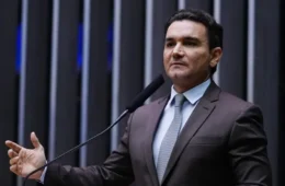 União Brasil expulsa Celso Sabino do partido, após ministro ficar no governo Lula