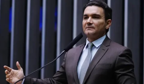 União Brasil expulsa Celso Sabino do partido, após ministro ficar no governo Lula