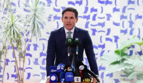 Hugo Motta cancela reunião com jornalistas após noite de agressões na Câmara