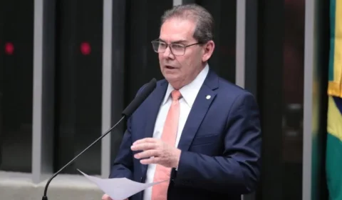 Câmara aprova projeto de redução de penas e beneficia Bolsonaro, sob protesto do governo