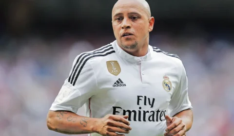 Roberto Carlos passa por cirurgia no coração durante férias no Brasil, diz jornal