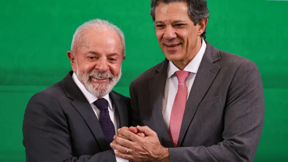 Haddad sinaliza saída da Fazenda para atuar na campanha de Lula em 2026