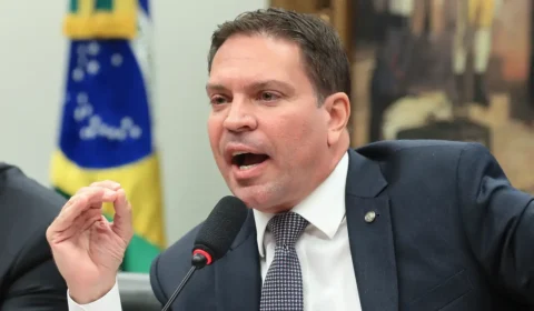 Moraes pede aos EUA extradição do deputado Alexandre Ramagem