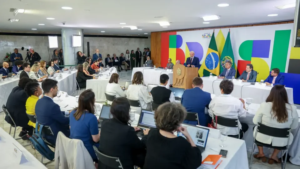Lula diz que vai vetar PL da Dosimetria e nega acordo para aprovar projeto