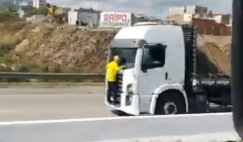 Sensacionalista: Caminhoneiros não aderem a greve com medo de alguém ficar pendurado na frente do caminhão