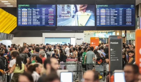 Setor de serviços recua 1,2% em março, mas acumula alta de 3,0% em relação a 2025