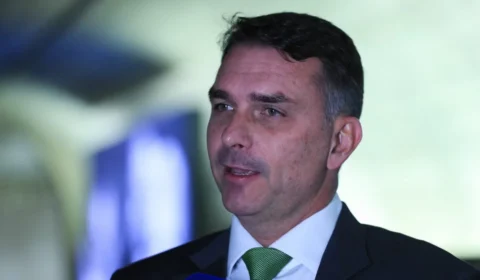 Flávio diz agora que candidatura é irreversível e que sobrenome é vantagem sobre Tarcísio