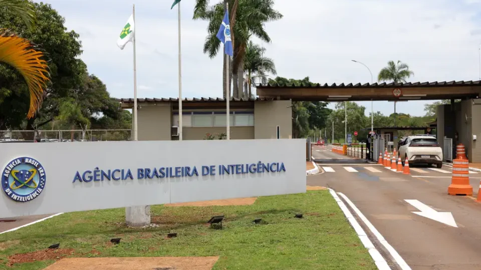 EUA ampliam pressão e servidores da Abin veem Brasil como próximo alvo