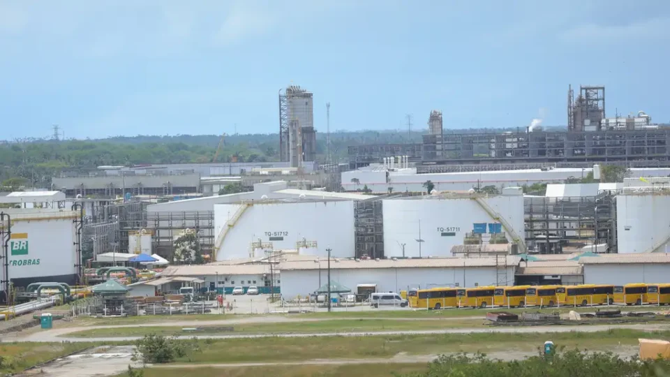 Refinaria Abreu e Lima dobra capacidade com Trem de Refino 2 e vai gerar até 15 mil empregos
