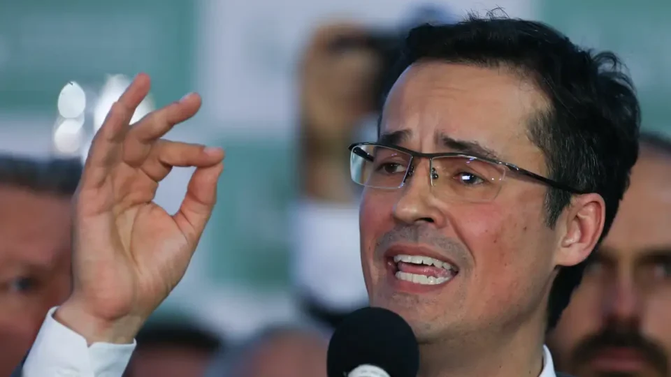 PF investiga aparelho da Lava Jato suspeito de 30 mil grampos ilegais, diz jornal
