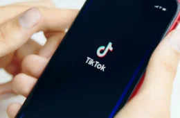TikTok torna privadas todas as contas de menores de 16 anos