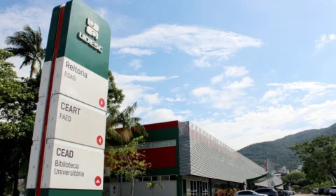 Universidade de SC contesta PL anti-cotas; projeto ameaça zerar seu orçamento