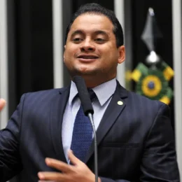 PF mira parentes de senador Weverton Rocha e advogado em investigação sobre fraudes no INSS