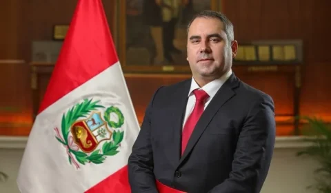 Pré-candidato à presidência do Peru sofre ataque a tiros durante deslocamento