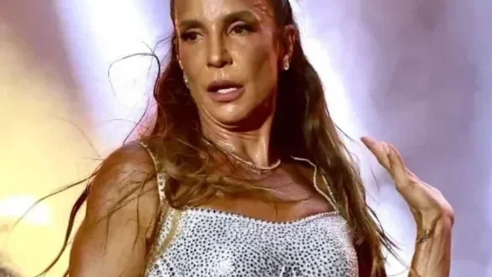 Ivete Sangalo é denunciada ao MP da Bahia por dançar música ‘Vampirinha’ com criança