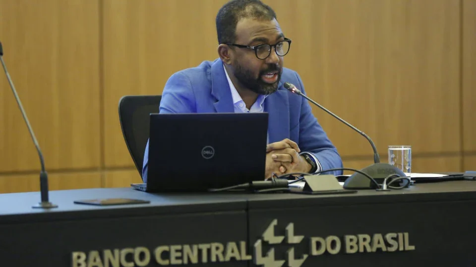 Master só tinha R$ 4 milhões em caixa antes da liquidação, diz diretor do BC à PF