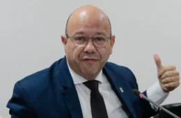 Lula escolhe Olavo Neto para lugar de Gleisi e prevê substituir ministros por secretários
