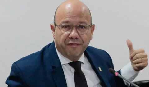 Lula escolhe Olavo Neto para lugar de Gleisi e prevê substituir ministros por secretários
