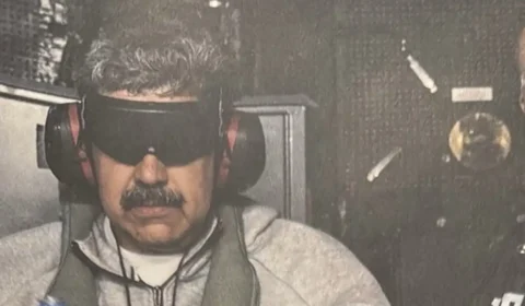 Trump publica suposta foto de Maduro em navio após captura