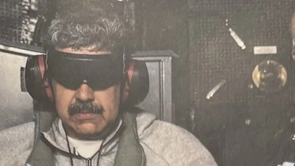 Trump publica suposta foto de Maduro em navio após captura