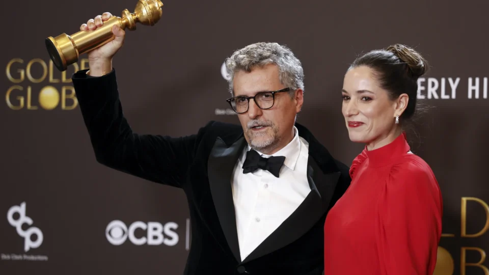 Diretor de ‘O agente secreto’ critica Bolsonaro após vitória no Globo de Ouro