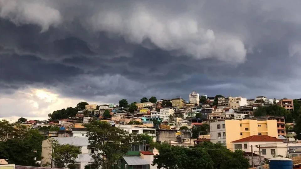 Ciclone extratropical deve provocar temporais no Sudeste no fim de semana