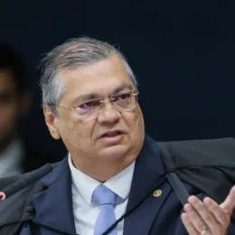 Dino afasta sobrinho do governador do Maranhão da presidência do TCE