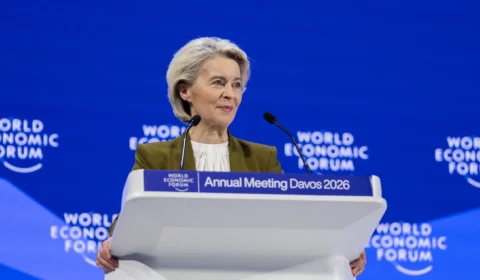 Von der Leyen critica tarifa de Trump e diz que soberania da Groenlândia é ‘inegociável’