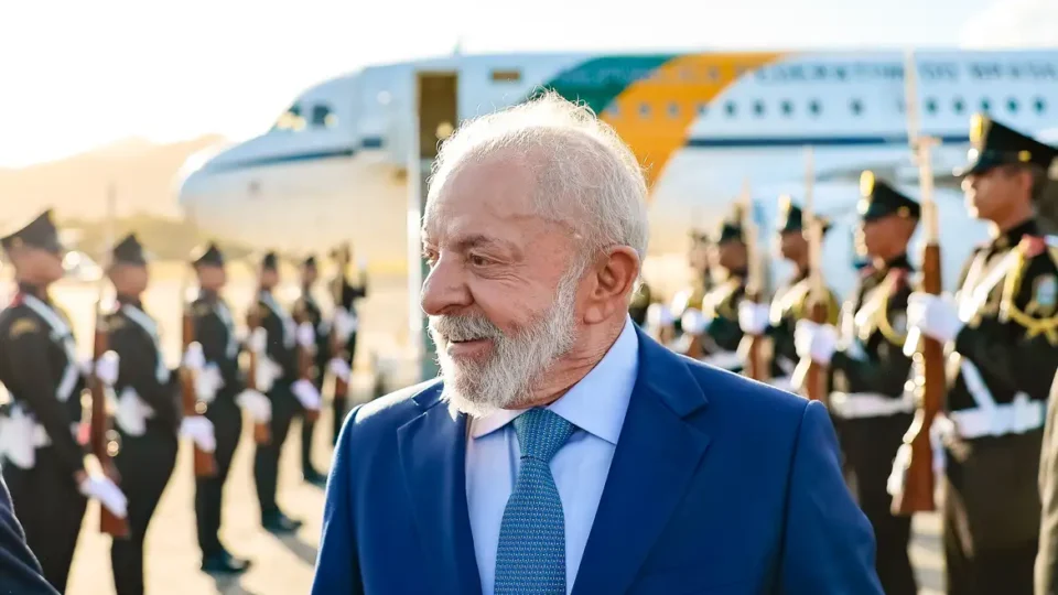 Lula fará cirurgia de catarata no olho esquerdo nesta sexta-feira (30)
