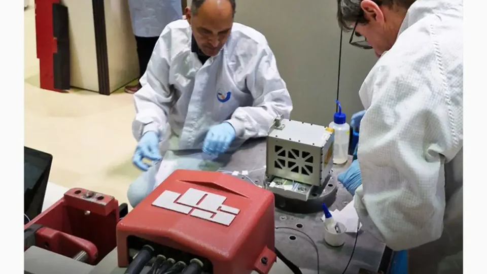 Foguete que levava satélites brasileiros some após lançamento