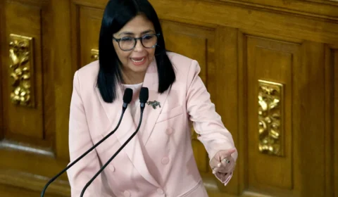 Presidente interina da Venezuela conclama EUA à paz e agora fala em ‘agenda de cooperação’