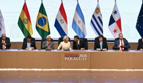 Líderes do Mercosul e da UE assinam acordo e defendem multilateralismo