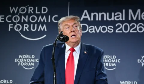 Trump diz que fechou acordo com OTAN sobre Groenlândia e desiste de taxar Europa