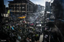 Manifestantes desafiam ações anti-imigração nos EUA após detenção de criança