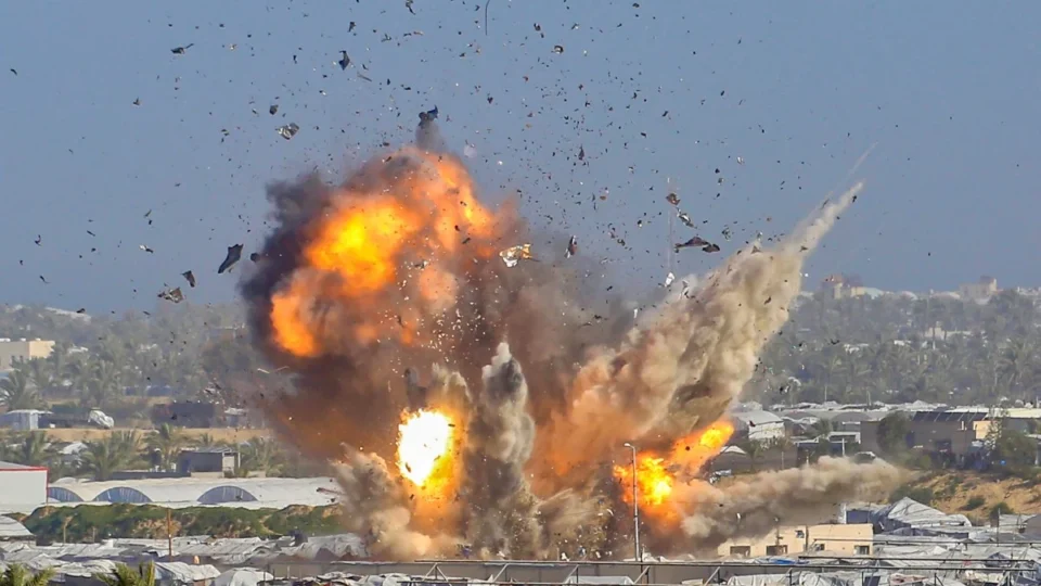 Israel mata 31 palestinos na Faixa de Gaza, incluindo seis crianças