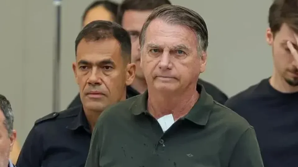 Relator do processo de Bolsonaro no STM votou por perda da patente em 5 de 6 casos