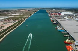 Aquífero abastece megaempreendimento enquanto entorno sofre com falta d’água no RJ